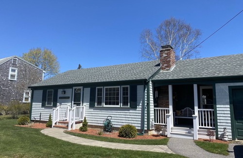 East Falmouth Casa | Blue Water Shores Neighborhood walking distance to private inlet
