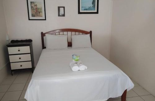Cayo Corker Hotel | Blue Wave Guest House