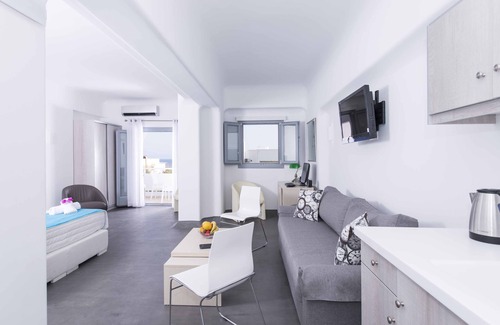 Kamari Apartamento | Blue Waves Hotel