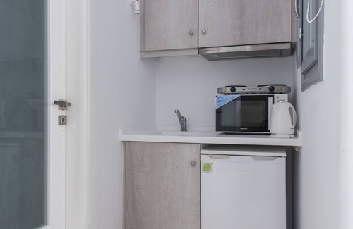 Kamari Apartamento | Blue Waves Hotel