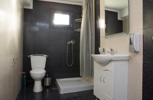 Plomari Apartamento | Blue Waves Luxury Suites by the Sea