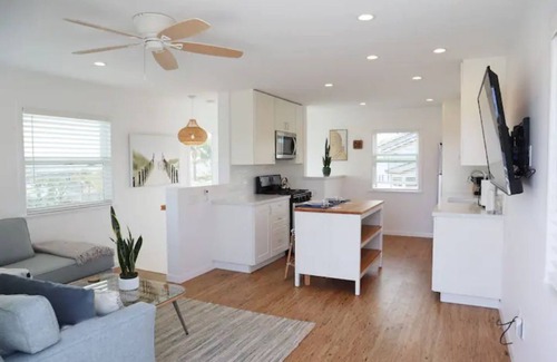 Point Loma Heights Casa | Blue Whale Beach House!