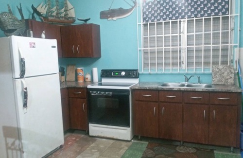 Caguabo Apartamento | Frente a la Playa Apt para 4 Huespedes
