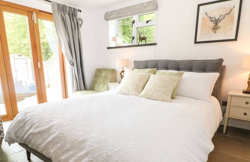 Hele Cabaña | BLUEBEARDS REST, romantic, with a garden in Parracombe