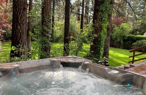 Winter Park Casa | BLUEBEARY PINES-PERFECT ESCAPE-PRIVATE HOT TUB-WALK to SKI SHUTTLES