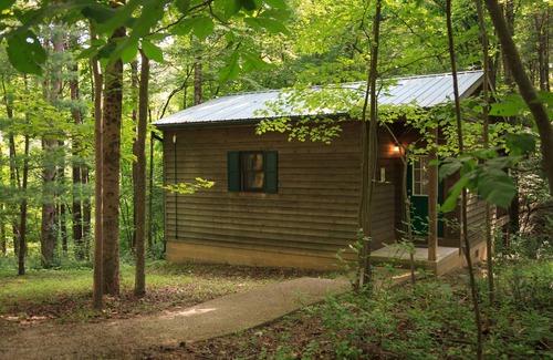 Logan Cabaña | Bluebell Cottage at The Inn & Spa at Cedar Falls