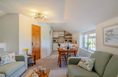 Whitstone Casa | Bluebell Cottage - Bennetts Court