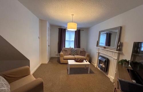 Scunthorpe Casa | Bluebell House 2 bedroom with parking and garden