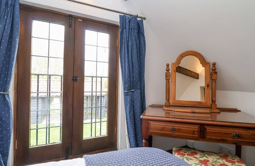 Kettleburgh Cabaña | BLUEBELL, pet friendly, with a garden in Framlingham