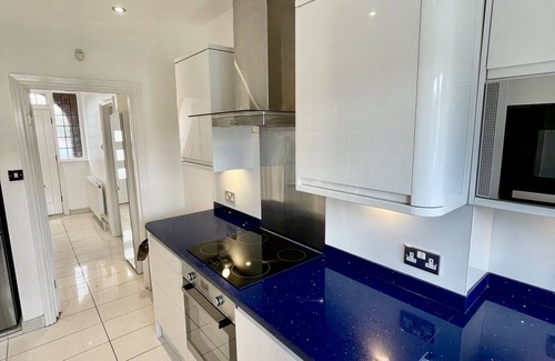 Hatfield Casa | Bluebell place stunning three bedroom house