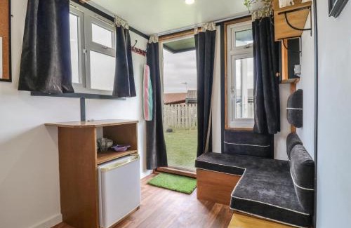 Woodbridge Casa | Bluebelle Cow Shed 5