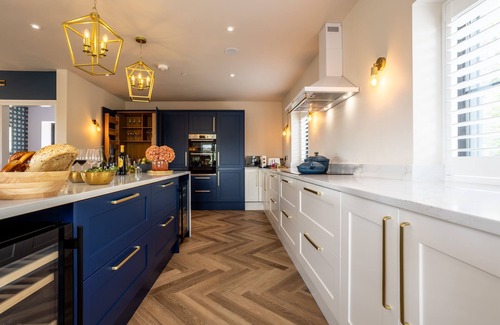 Llanfaelog Casa | Bluebells - a fantastic new build sleeping 8 in Llanfaelog