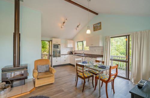Onemana Casa | Bluebird Bach - Onemana Holiday Home