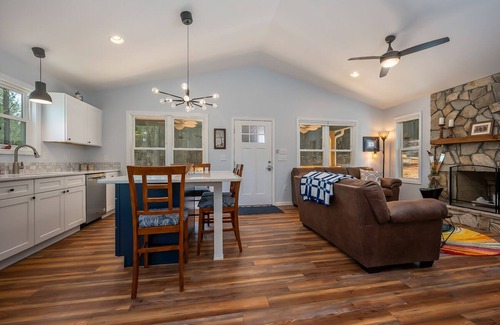 Rutherfordton Casa | Bluebird Cottage | Secluded Cottage in the Blue Ridge Mountains