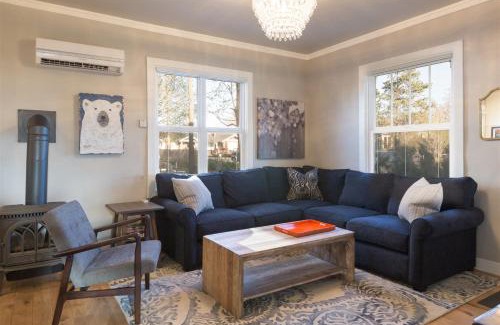 Old Bend Casa | Bluebird Day - Fuller Cottage