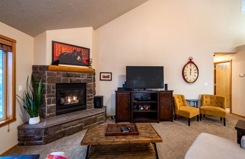 Southwest Bend Casa | Bluebird Day - Quail Pine Retreat