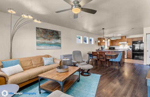 Southern Crossing Casa | Bluebird Day - Raven Sky Bungalow