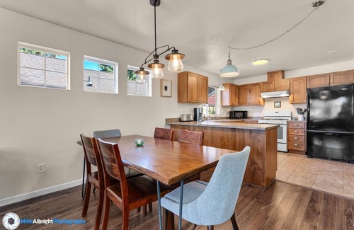 Southern Crossing Casa | Bluebird Day - Raven Sky Bungalow