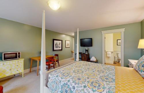 Edgecomb Apartamento | Bluebird Haven - Upper