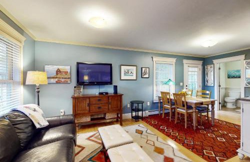 Edgecomb Casa | Bluebird Haven