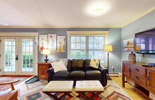 Edgecomb Casa | Bluebird Haven