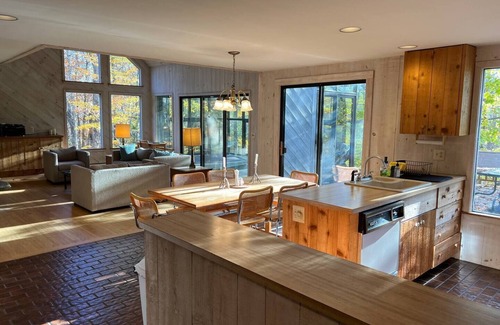 Forest Farms Cabaña | Bluebird - Large cottage for all season getaway
