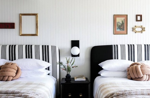 Ocean Point Hotel | Bluebird Ocean Point Inn | Double Queen | with Private Beach Access