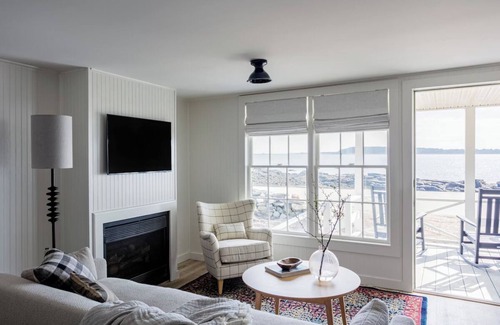 Ocean Point Casa | Bluebird Ocean Point | Sea Kist Oceanfront Cottage | Near Grimes Cove Beach