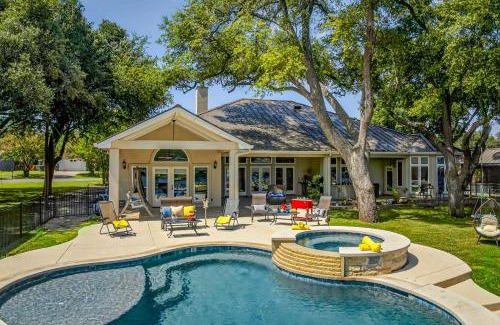 Kingsland Casa | Bluebonnet Retreat Haven