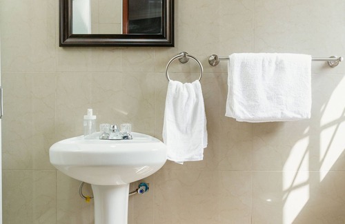 Teshie Hotel | BlueGreen Guest House