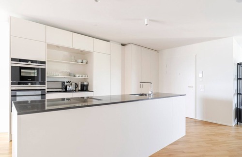 Alt-Wiedikon Apartamento | Blueground | Alt-Wiedikon, balcony, nr Uetliberg