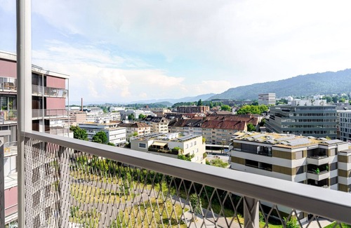 Alt-Wiedikon Apartamento | Blueground | Alt-Wiedikon, balcony, nr Uetliberg