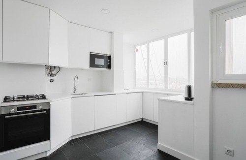 Alvalade Apartamento | Blueground | Alvalade, AC & balcony, nr museum