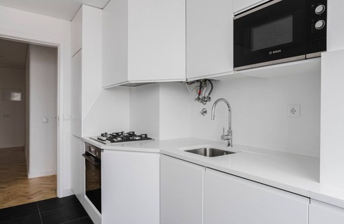 Alvalade Apartamento | Blueground | Alvalade, AC & balcony, nr museum