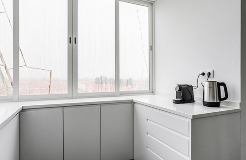 Alvalade Apartamento | Blueground | Alvalade, AC & balcony, nr museum
