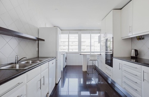 Alvalade Apartamento | Blueground | Alvalade, washer, a/c, furniture