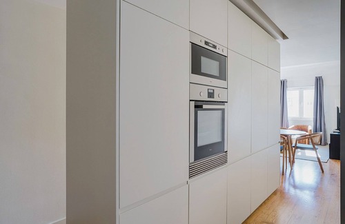 Sao Joao de Deus Apartamento | Blueground | Areeiro 2bd apartment
