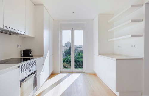 Sao Joao de Deus Apartamento | Blueground | Areeiro, balcony, nr Praça de Londres