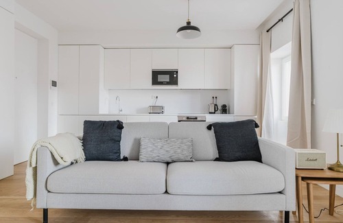 Alto do Pina Apartamento | Blueground | Areeiro, swimming pool, washer, a/c