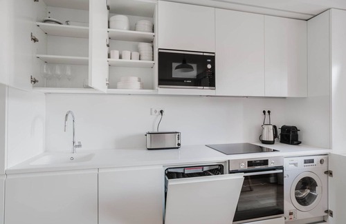 Alto do Pina Apartamento | Blueground | Areeiro, swimming pool, washer, a/c