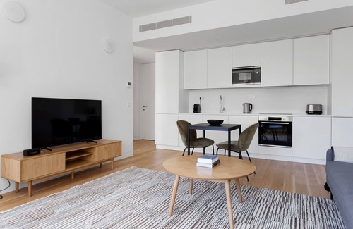 Alto do Pina Apartamento | Blueground | Areeiro, turnkey, fully furnished