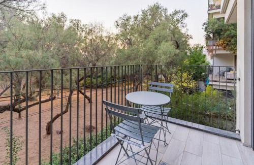 Tel Aviv Apartamento | Blueground at Ramat HaHayal, Garden view, Balcony