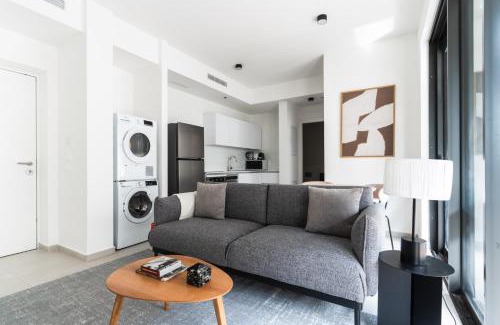 Tel Aviv Apartamento | Blueground at Tzameret, High End, Balcony