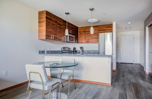Brighton Apartamento | Blueground | Brighton, balcony, nr Othello Park