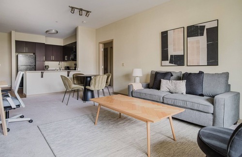 Pleasanton Apartamento | Blueground | Dublin, pool & AC, nr museums
