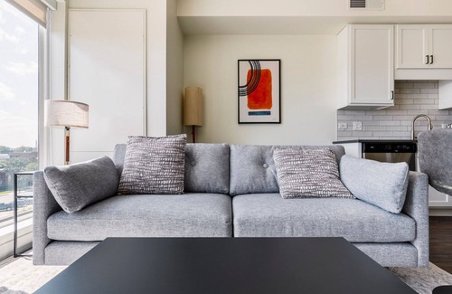 Elmhurst Apartamento | Blueground | Elmhurst, pool, nr Elmhurst Art Museum