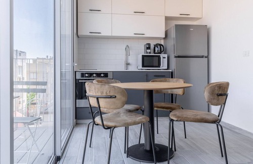 Florentin Apartamento | Blueground | Florentine, Bright, 2 Balconies (TLV-16)