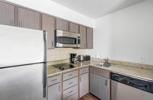 Gateway Apartamento | Blueground Gateway pool gym near movies ATX-250