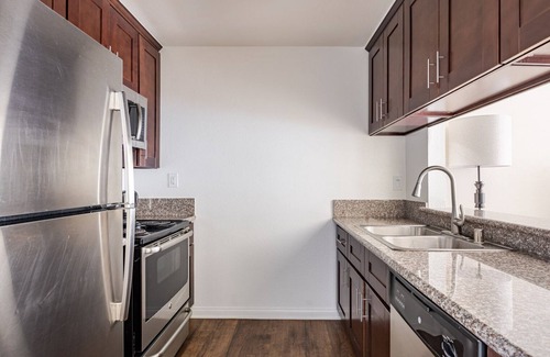 Downtown Apartamento | Blueground | Glendale, pool & AC, nr Americana