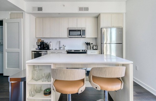 Reston Apartamento | Blueground | Hunter Mill District, pool, nr Lake Anne